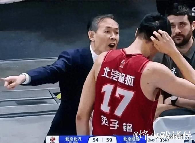 600万薪水却DNP三节！垃圾时间刷4分，球迷讽刺：赢27分正负值竟-5