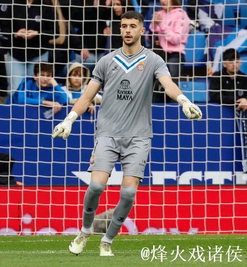 世体：霍安-加西亚因碰撞受伤，步态不稳，但可继续上场